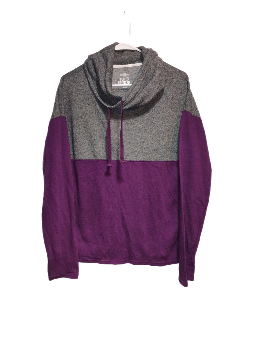 SO Juniors Sweater Size Large